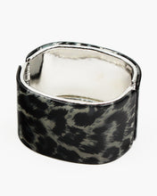 Load image into Gallery viewer, Leopard Print Resin Hinged Bangle
