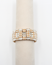 Load image into Gallery viewer, Emerald Pearl Stretchy Bracelet
