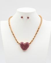 Load image into Gallery viewer, Magnetic Heart Pink Necklace
