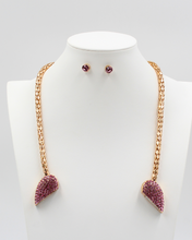 Load image into Gallery viewer, Magnetic Heart Pink Necklace
