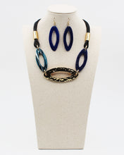 Load image into Gallery viewer, Hammered Metal &amp; Resin Chain Link Necklace Set
