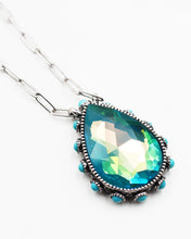 Load image into Gallery viewer, Teardrop Pendant Box Chain Necklace
