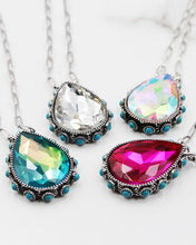 Load image into Gallery viewer, Teardrop Pendant Box Chain Necklace
