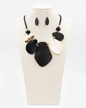 Load image into Gallery viewer, Mixed Plate Bib Necklace Set
