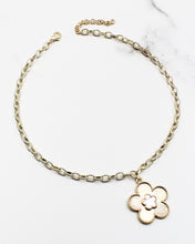 Load image into Gallery viewer, Matt Gold Flower Pendant Necklace
