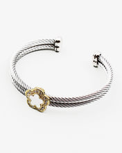 Load image into Gallery viewer, Classic Double Row Metal Rope Cuff with Resin Flower Tip
