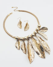 Load image into Gallery viewer, Metal Leaf Necklace Set
