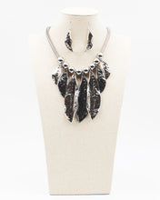 Load image into Gallery viewer, Metal Leaf Necklace Set
