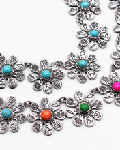Load image into Gallery viewer, Flower Necklace Set with Stone Center
