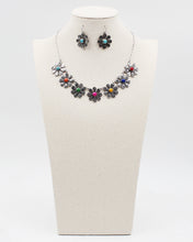 Load image into Gallery viewer, Flower Necklace Set with Stone Center
