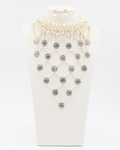 Load image into Gallery viewer, Pearl Beaded Bib Necklace with Crystal Stones
