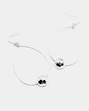 Load image into Gallery viewer, Delicate Metal Wire Dangle Earrings
