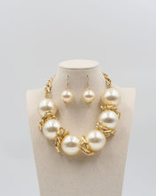 Load image into Gallery viewer, Large Pearl Necklace &amp; Earrings (Gold)
