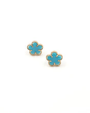 Load image into Gallery viewer, Blue 5 Leaf Clover Studs
