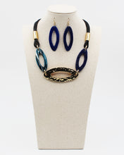 Load image into Gallery viewer, Hammered Metal &amp; Resin Chain Link Necklace Set
