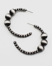 Load image into Gallery viewer, Navajo Pearl Beaded Open Hoop Earrings
