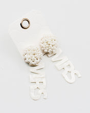 Load image into Gallery viewer, &#39;MRS&#39; Letter Clustered Pearl Top Earrings
