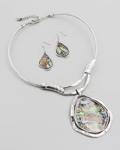 Load image into Gallery viewer, Center Stone Pendant Choker Set
