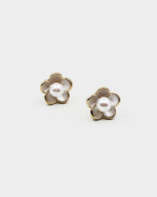 Load image into Gallery viewer, Pearl Center Flower Stud Earrings
