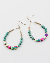 Load image into Gallery viewer, Faceted Crystal Beaded Earrings with Flower Beads

