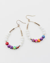 Load image into Gallery viewer, Faceted Crystal Beaded Earrings with Flower Beads
