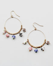 Load image into Gallery viewer, Flower Printed Resin Bead Earrings
