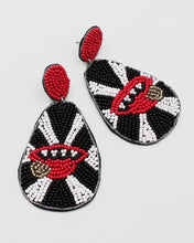 Load image into Gallery viewer, Beaded &#39;LIPS&#39; Earrings
