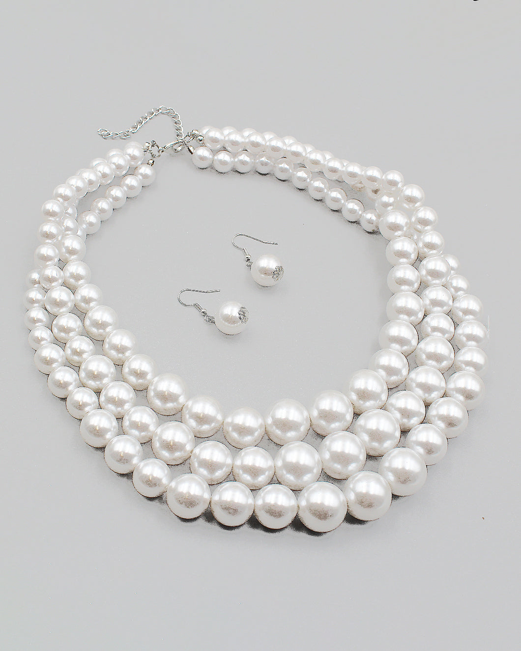 Triple Graduated Size Pearl Necklace Set