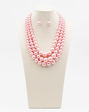 Load image into Gallery viewer, Triple Graduated Size Pearl Necklace Set
