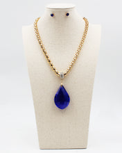 Load image into Gallery viewer, Gold Box Chain Sapphire Tear Drop Stone Necklace Set
